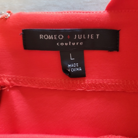 Romeo & Juliet cold shoulder mini dress - Picture 5 of 8